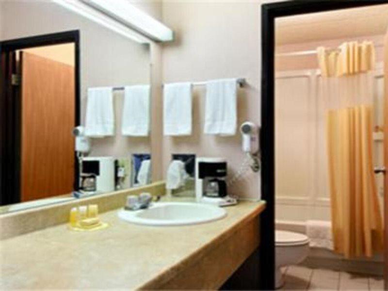 Red Roof Inn Somerset, Pa Dış mekan fotoğraf
